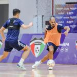 لاعبو منتخب الكويت لكرة الصالات خلال تدريباتهم استعداداً لوديتي البحرين والسعودية